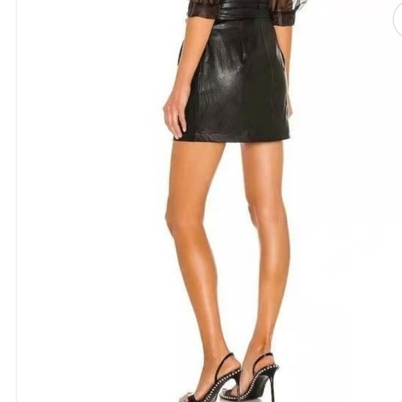 Amanda Uprichard Faux Leather Shimmering Black Mini Skirt - Picture 2 of 7
